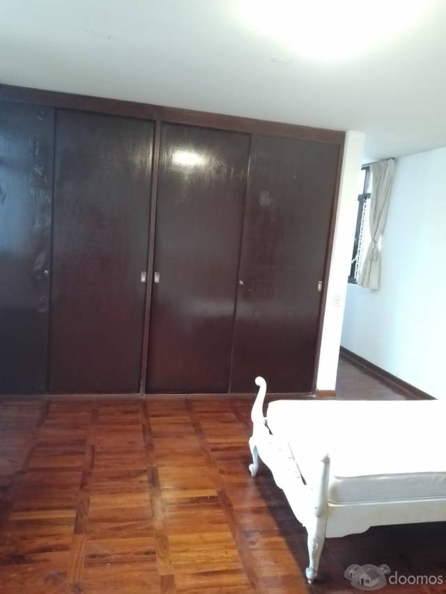 alquilo san Borja monoambiente 2do piso con baño privado calle Rubens 170 paralelo av. san Luis  a una cuadra de Javier Prado