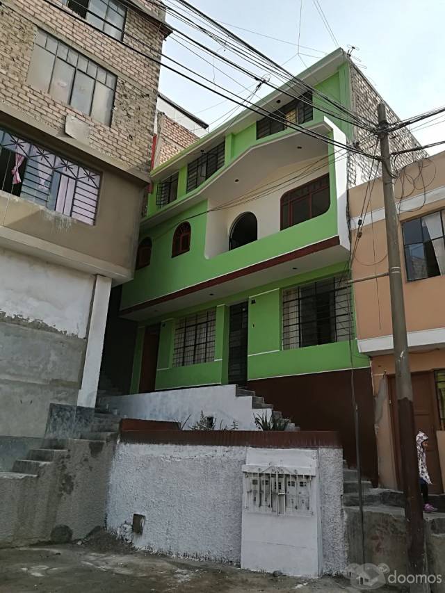 Vendo casa de tres pisos en Lima Perù