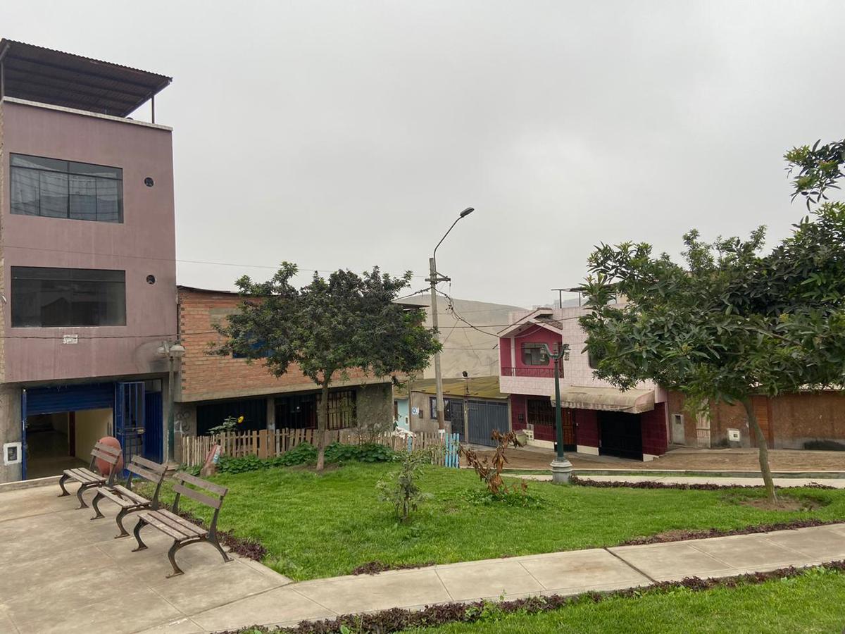 Se Vende Casa en distrito Mi Peru con Oportunidad de Negocio